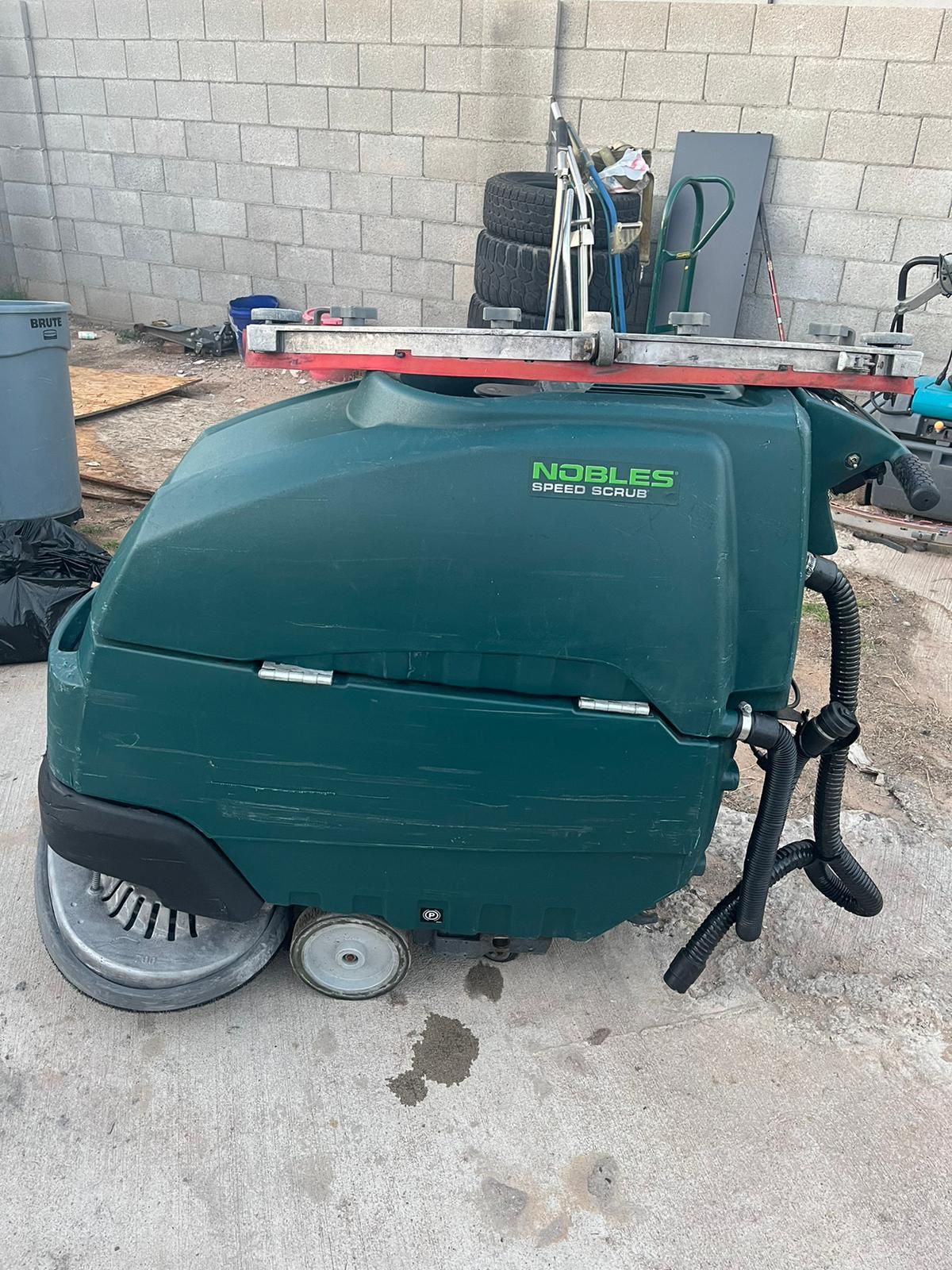 Floor Scrubber Nobles 32” (PRICE IN DESCRIPTION)