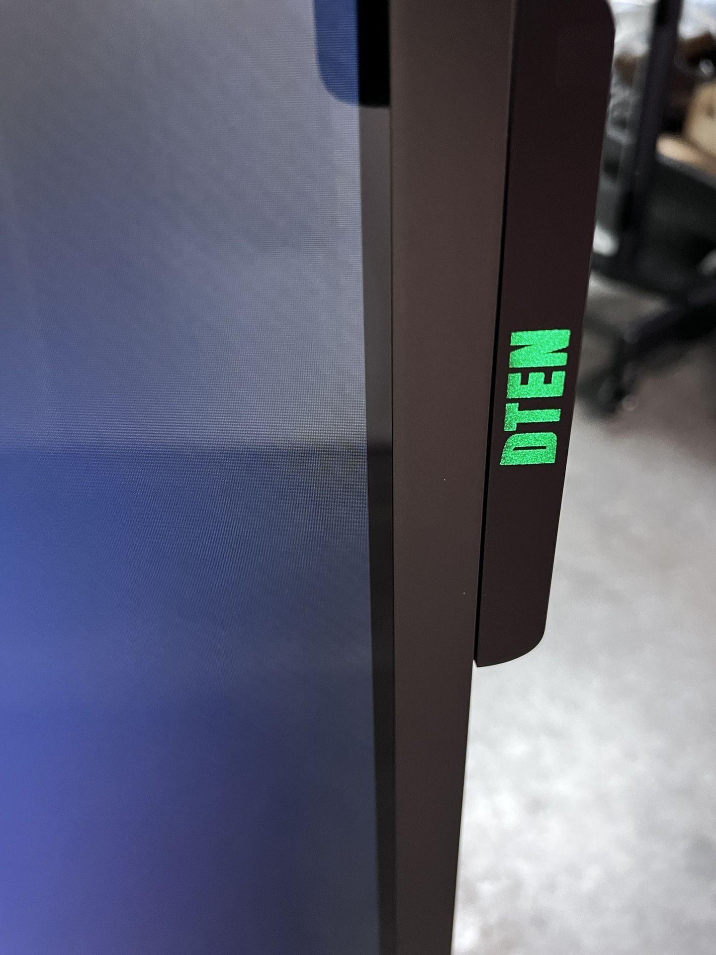 DTEN DB0355 Broken Screen - For Parts