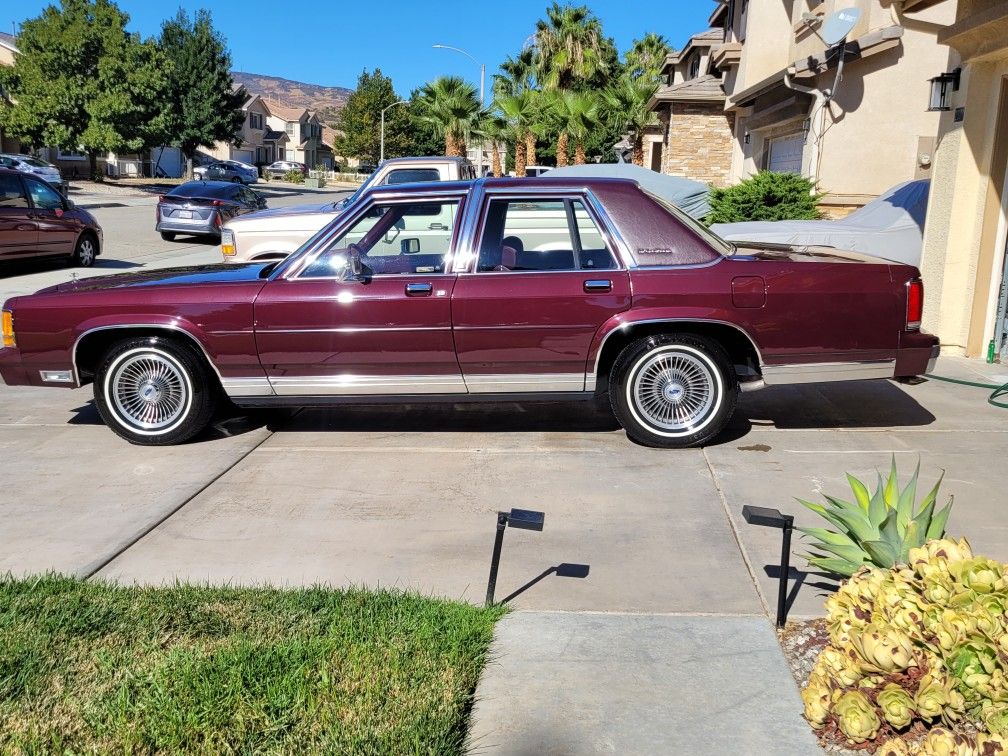 1990 Ford Ltd Crown Victoria