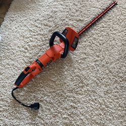 Black & Decker HH2455 120V 3.3 Amp 24 in. Hedge Trimmer w/ Rotating Handle