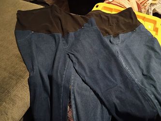 Maternity Clothes! ALOT!!