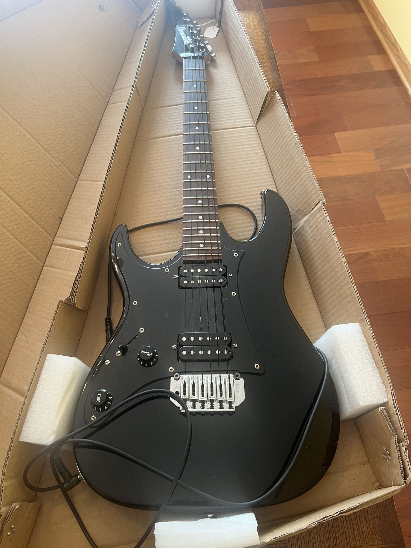 Ibanez Electric Guitar 🎸