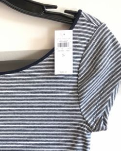 New White House Black Market Top Size Small