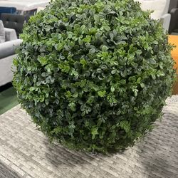 Brand new Artificial Plant Topiary Ball,14 Inch Faux Boxwood Balls,Hanging Faux Plants Balls