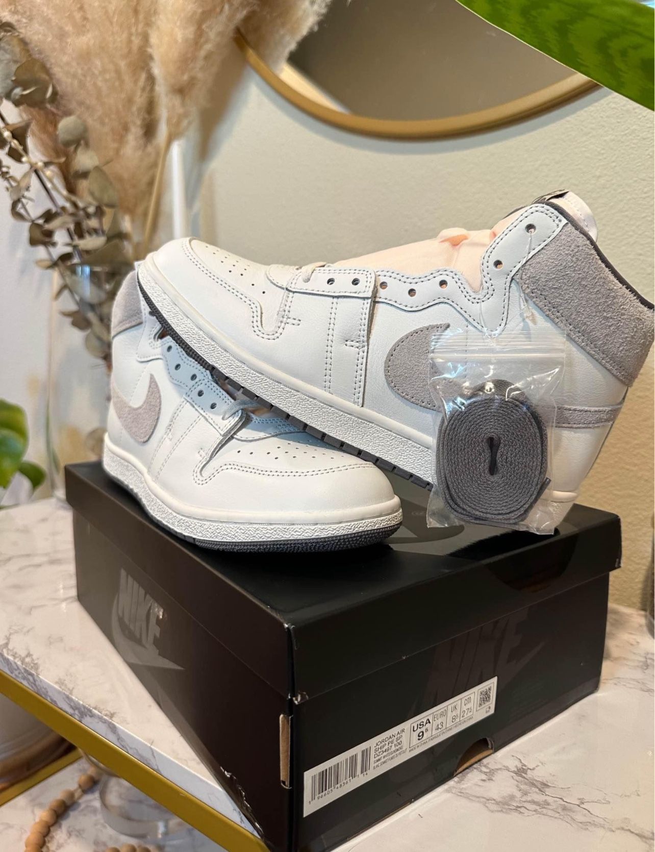 Nike Air Ship Tech Grey Size 9.5