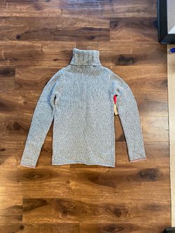 Woman’s GAP brand Gray Knit Turtleneck Sweater with Tags