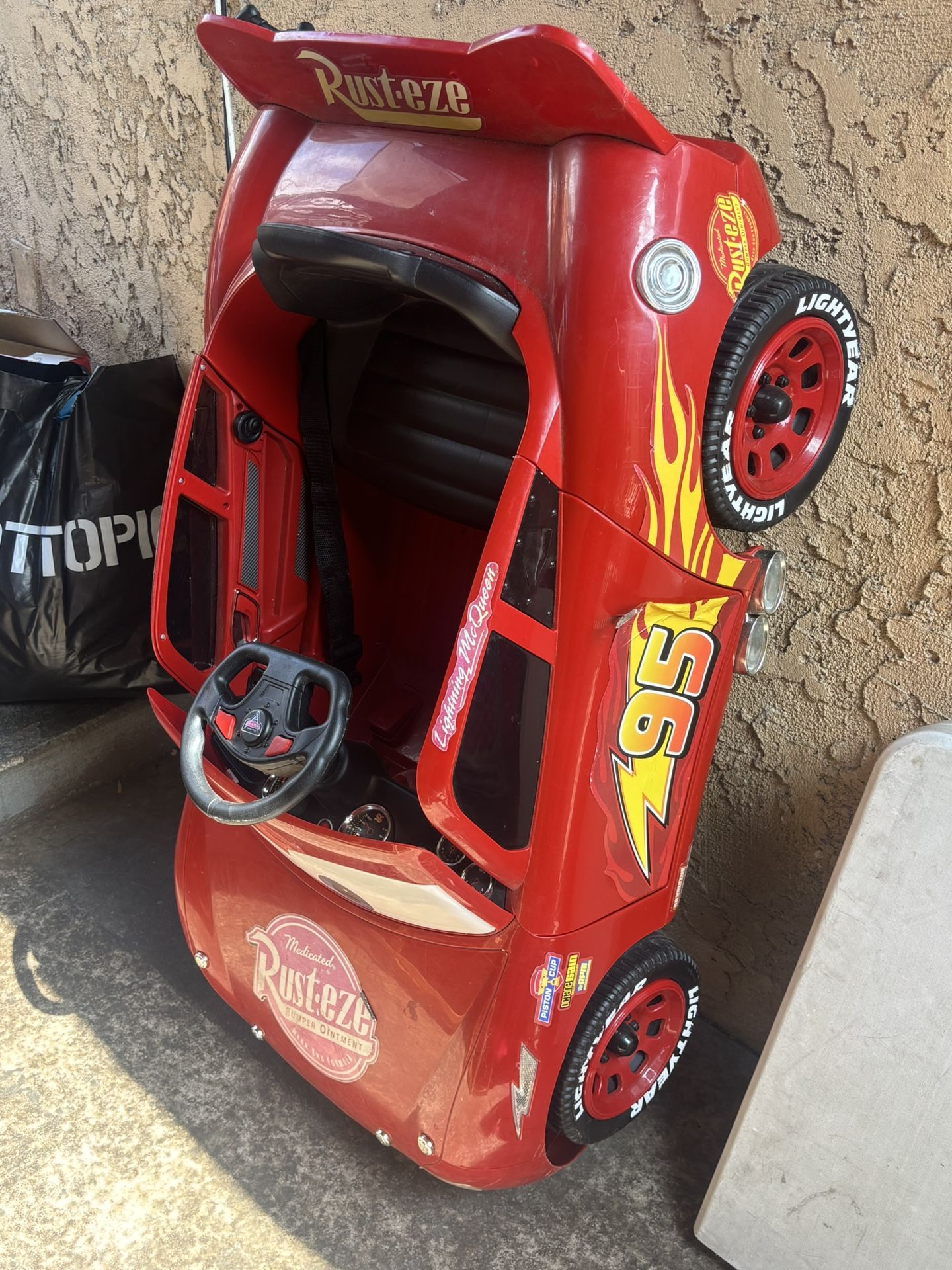 Lighting Mcqueen car