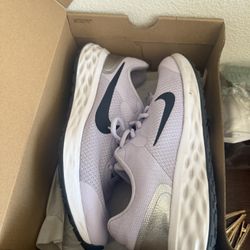 Women’s Nikes 