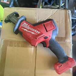 2719-20 Milwaukee Fuel HackZall Reciprocating saw 