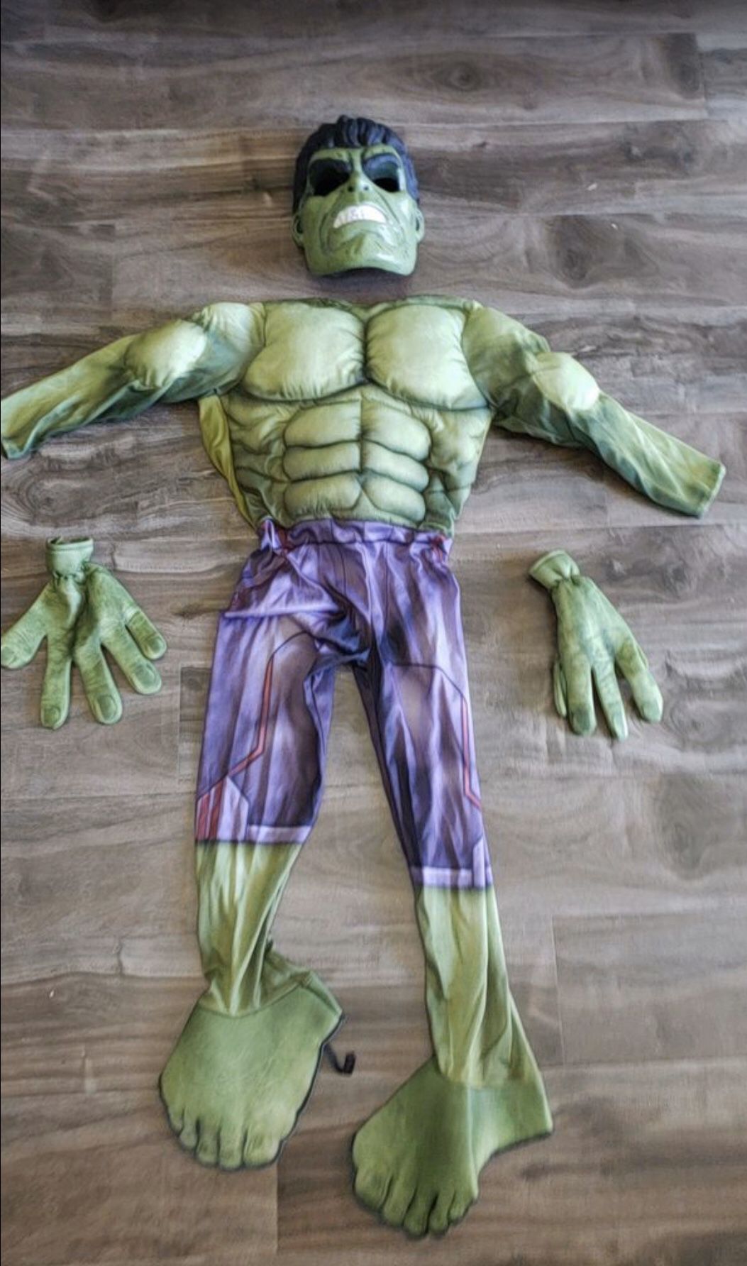 Hulk costume size 6/7 boy