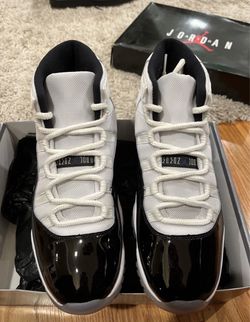 Size 10 - Jordan 11 Retro High Concord