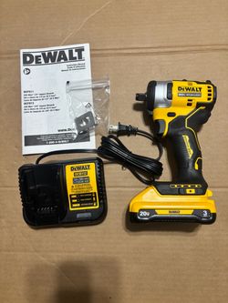 Dewalt 20V MAX* 1/2-in Cordless Impact Wrench With Hog Ring Anvil Kit