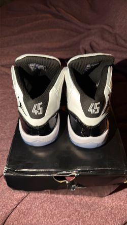 Jordan 11 size 5