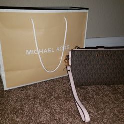 Michael Kors Wallet/Wristlet 