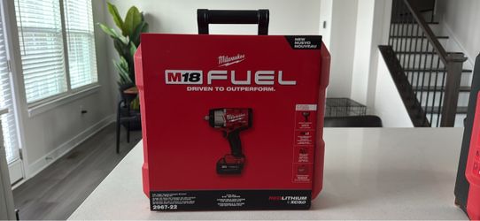 M18 FUEL 18V Lithium-Ion Brushless Cordless High-Torque 1/2 in. Impact Wrench w/ Friction Ring Kit
