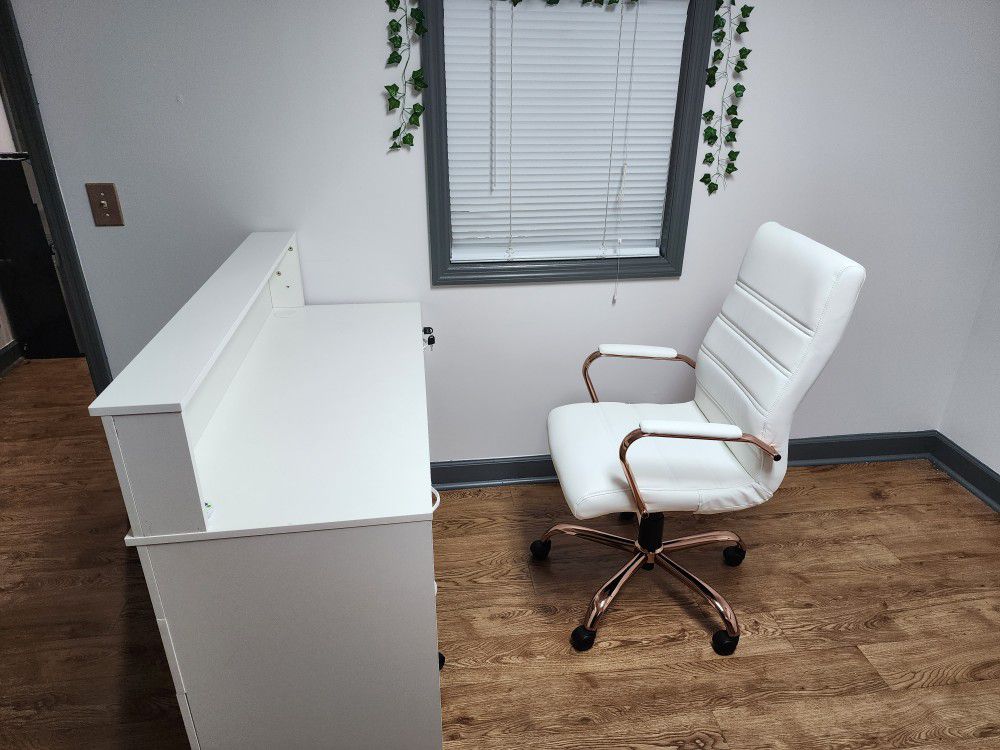 Reception Desk & Office Chair 