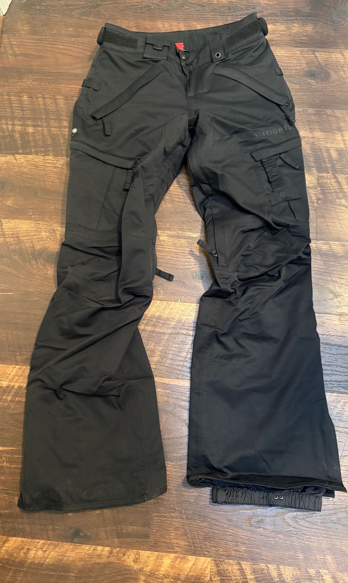 686 Snow Pants With Leg Vents And 5 Zipper Pockets - Ski, Snowboard, Sled, Winter Sports