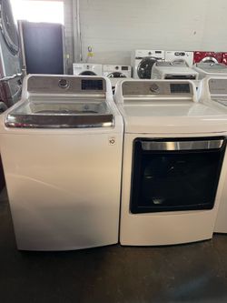 Conjunto de lavadora y secadora eléctrica LG