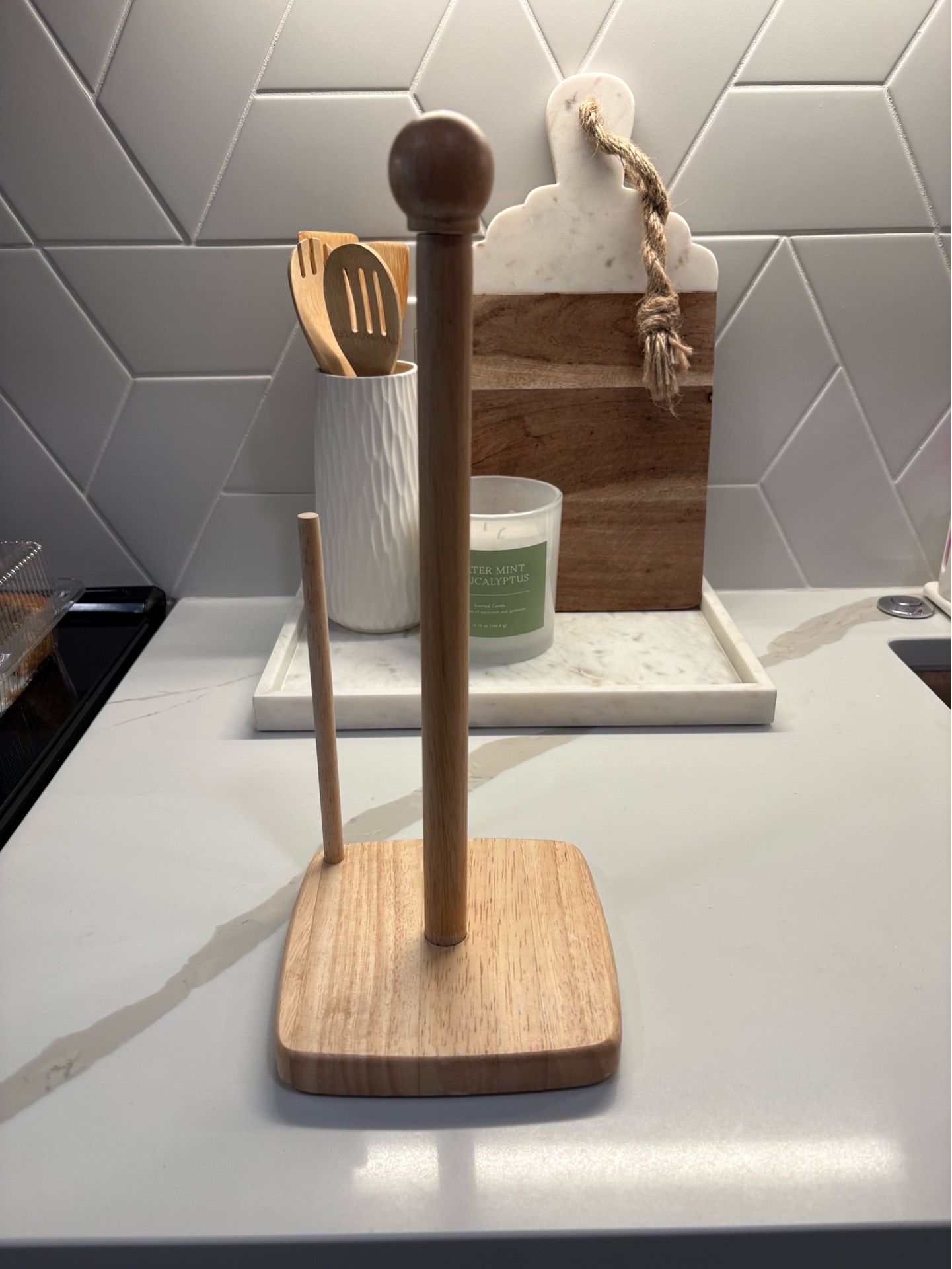 Paper towel holder