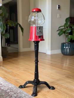 Vintage Gumball Machine with stand - works!