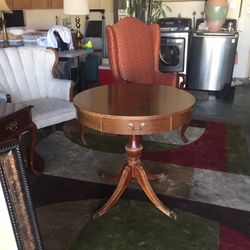 VINTAGE MERSMAN MAHOGANY DRUM TABLE