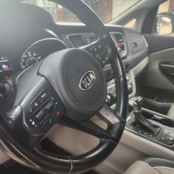 2018 Kia Sedona 