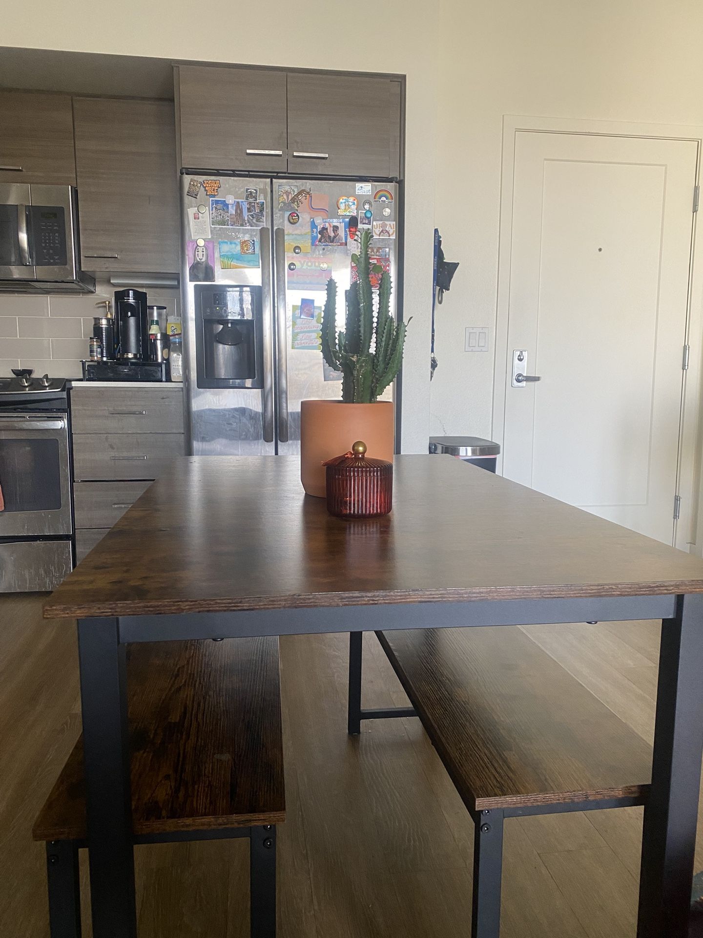 Kitchen Table With 2 Bench Seats