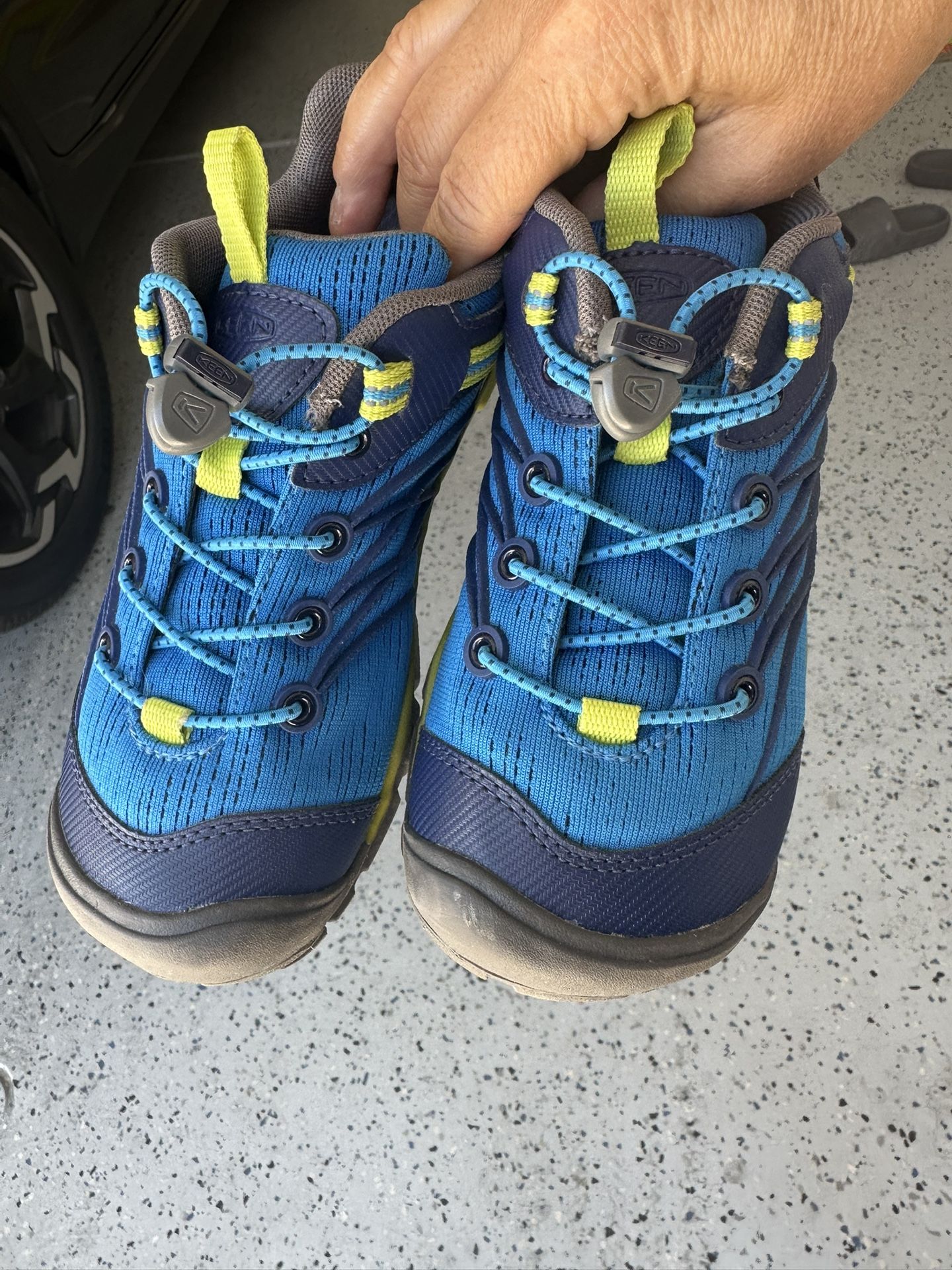 Keen Hiking Shoes (new)