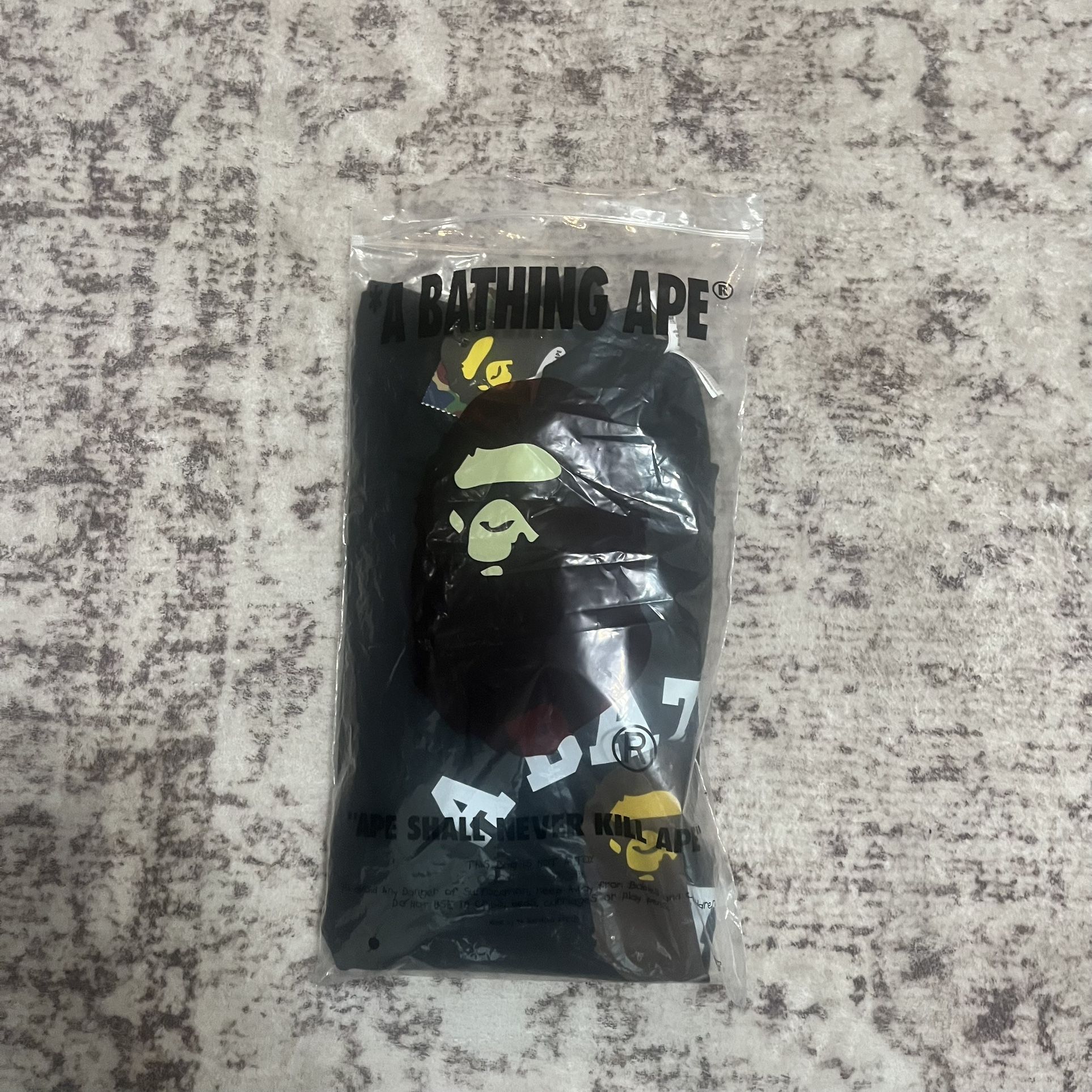 A bathing ape black tee brand new M