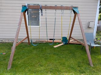 Kids swing set