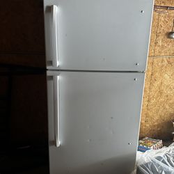 Refrigerator For Sale 