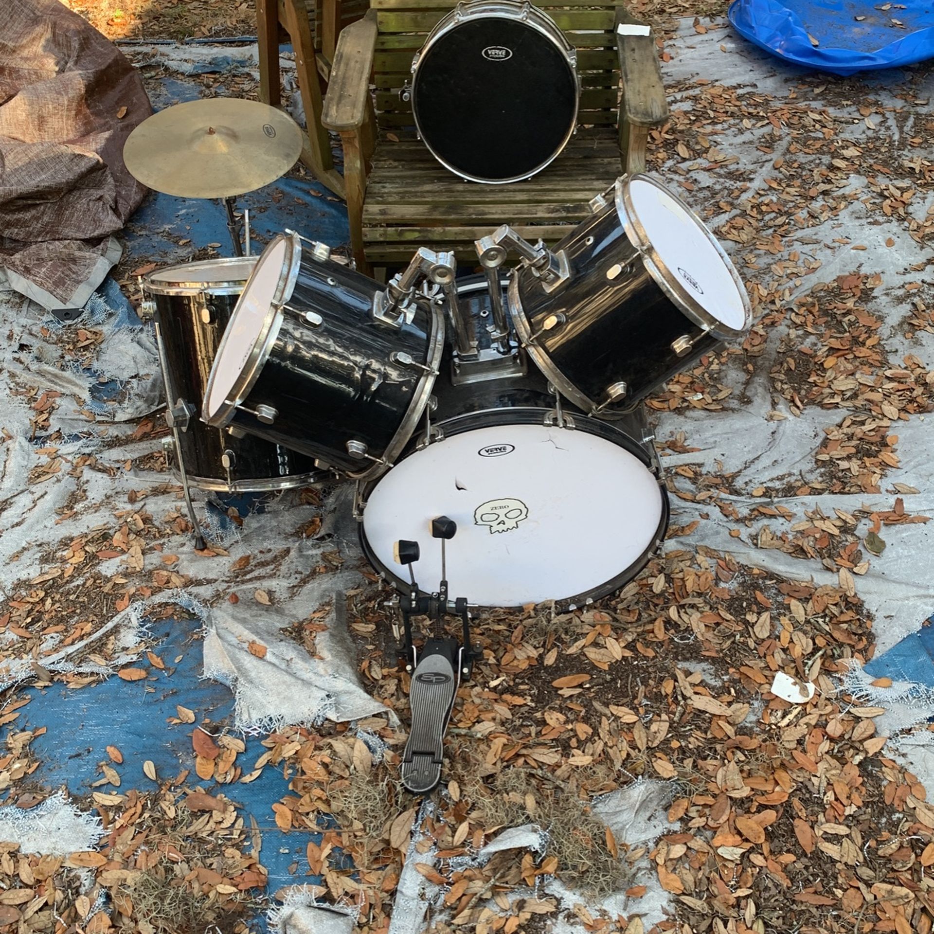 Drum Set (Almost Complete Set)