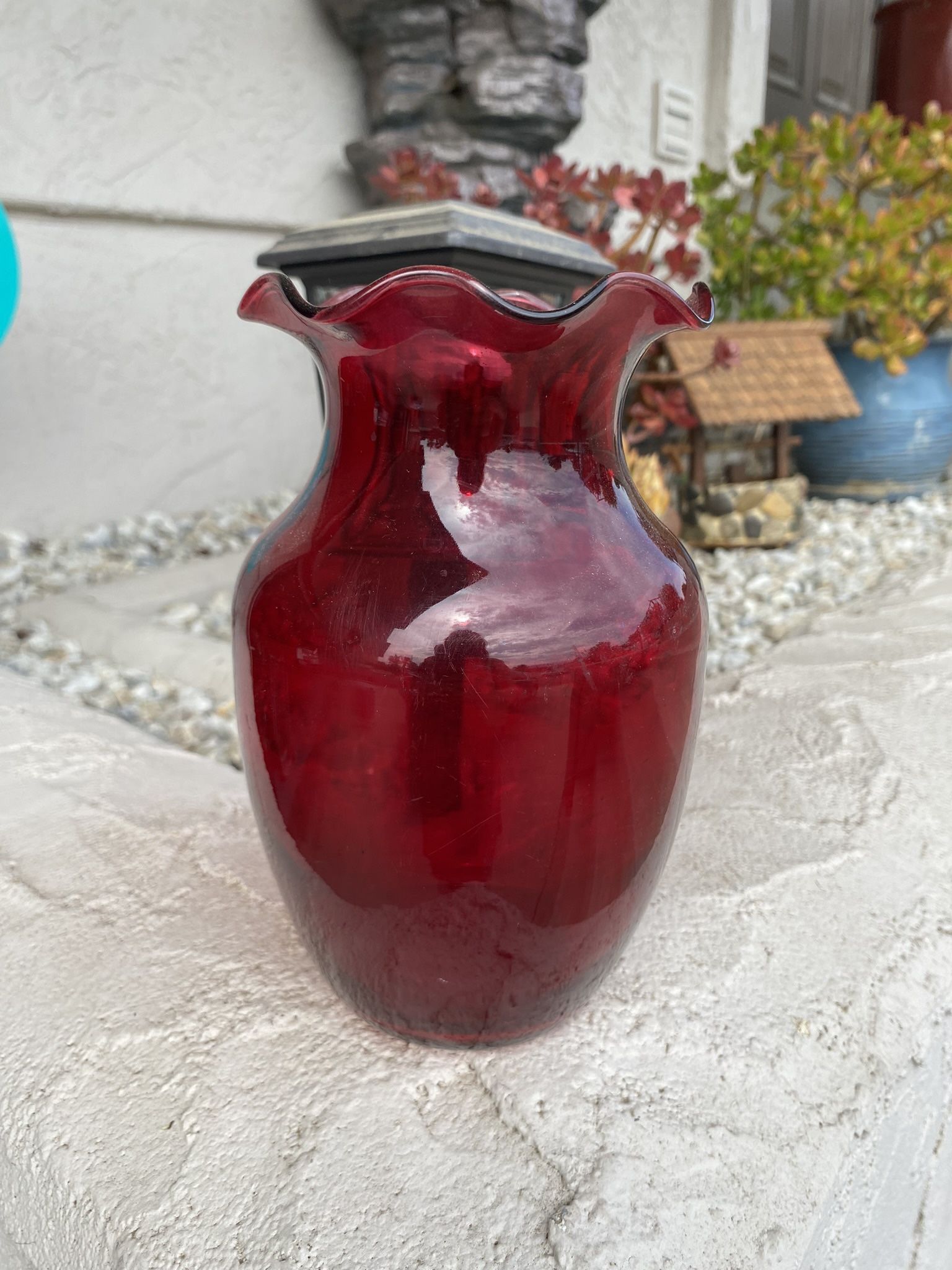 Red glass Flower Vase