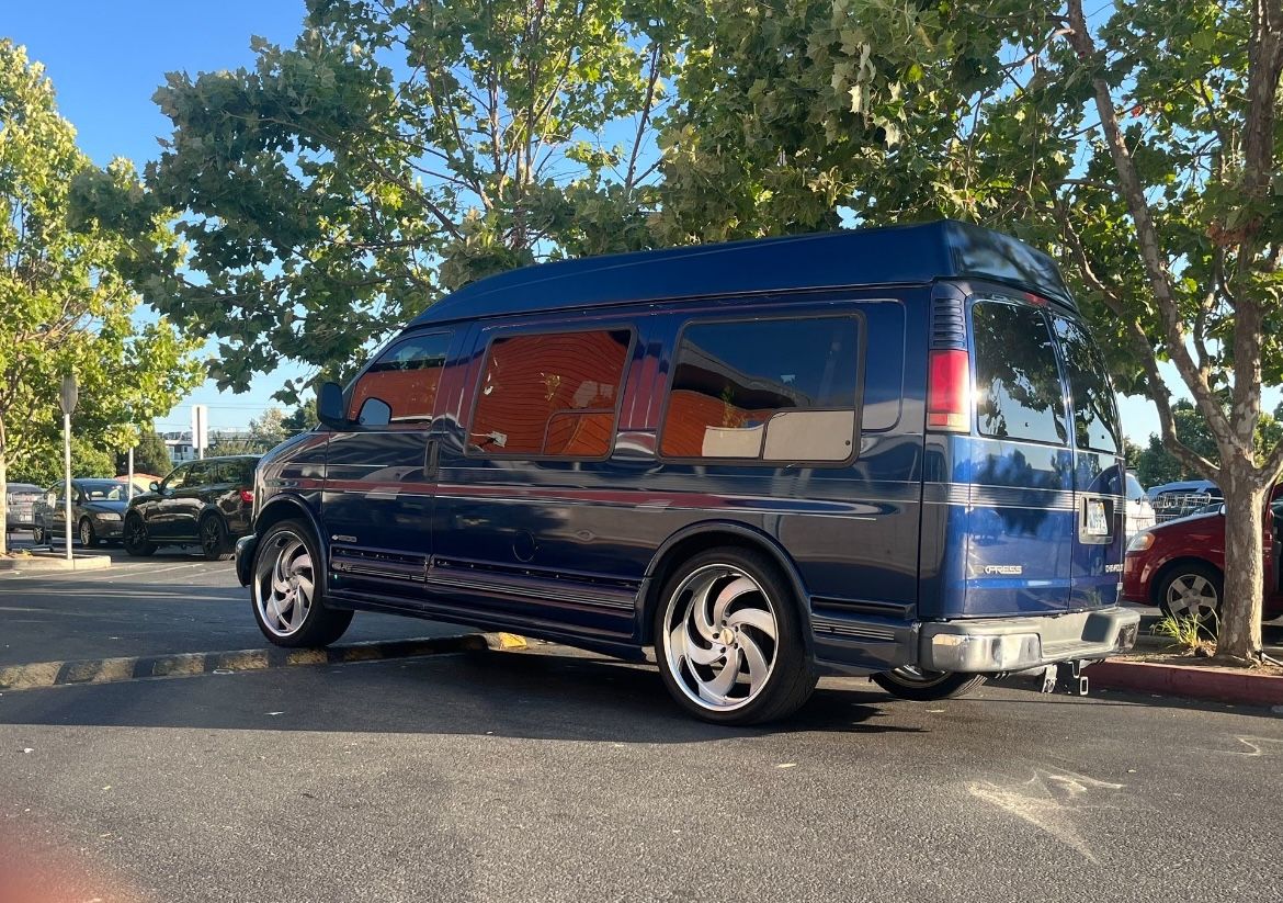 99 Chevy Express 1500 High Top