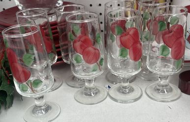 Set 10 vtg LIBBEY Stemmed Apple Drinking Glasses