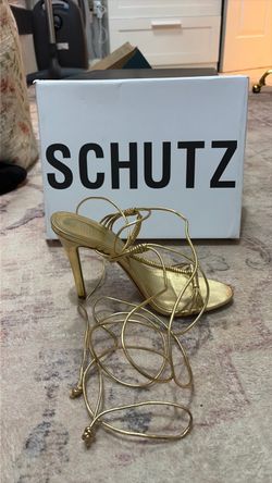 Gold size 8B leather sole  made in Brazil