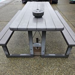 Lifetime Collapiable Pinic Table