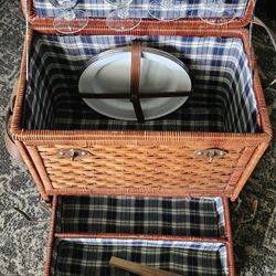 Picnic basket