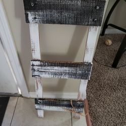 Mini Ladder Shelf For Hand Towels