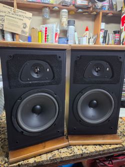 AR vintage bookshelf speakers