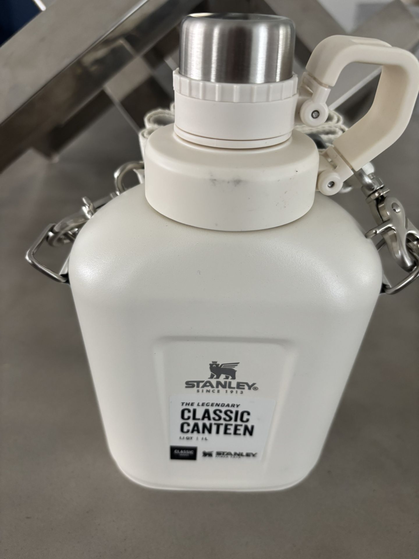 Stanley Legendary Classic Canteen 1.1 Quart. Cream Color Brand New. Sells for $32 brand new