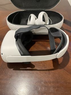 Oculus Quest 2 + Hard Case - Excellent Condition - Ready To Play