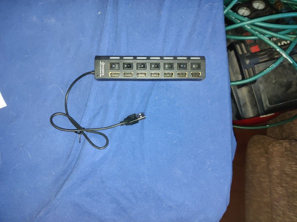 7-port USB Splitter With On/Off Switches And Indicator Light