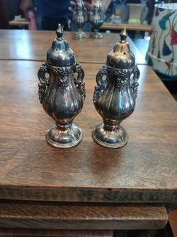 Vintage Ornate Wallace Silverplated Baroque Salt and Pepper shakers