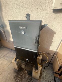 BBQ smoker