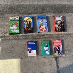 Holiday Classics VHS Lot – Peanuts, Grinch, Miracle on 34th Street & More  Bring back the nostalgia of classic Christmas movies with this curated VHS 