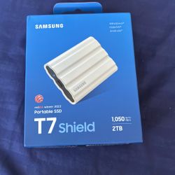 New Samsung Portable SSD T7 2TB