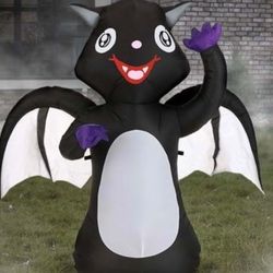 5FT Friendly Winged Bat Inflatable Outdoor Halloween Decoration