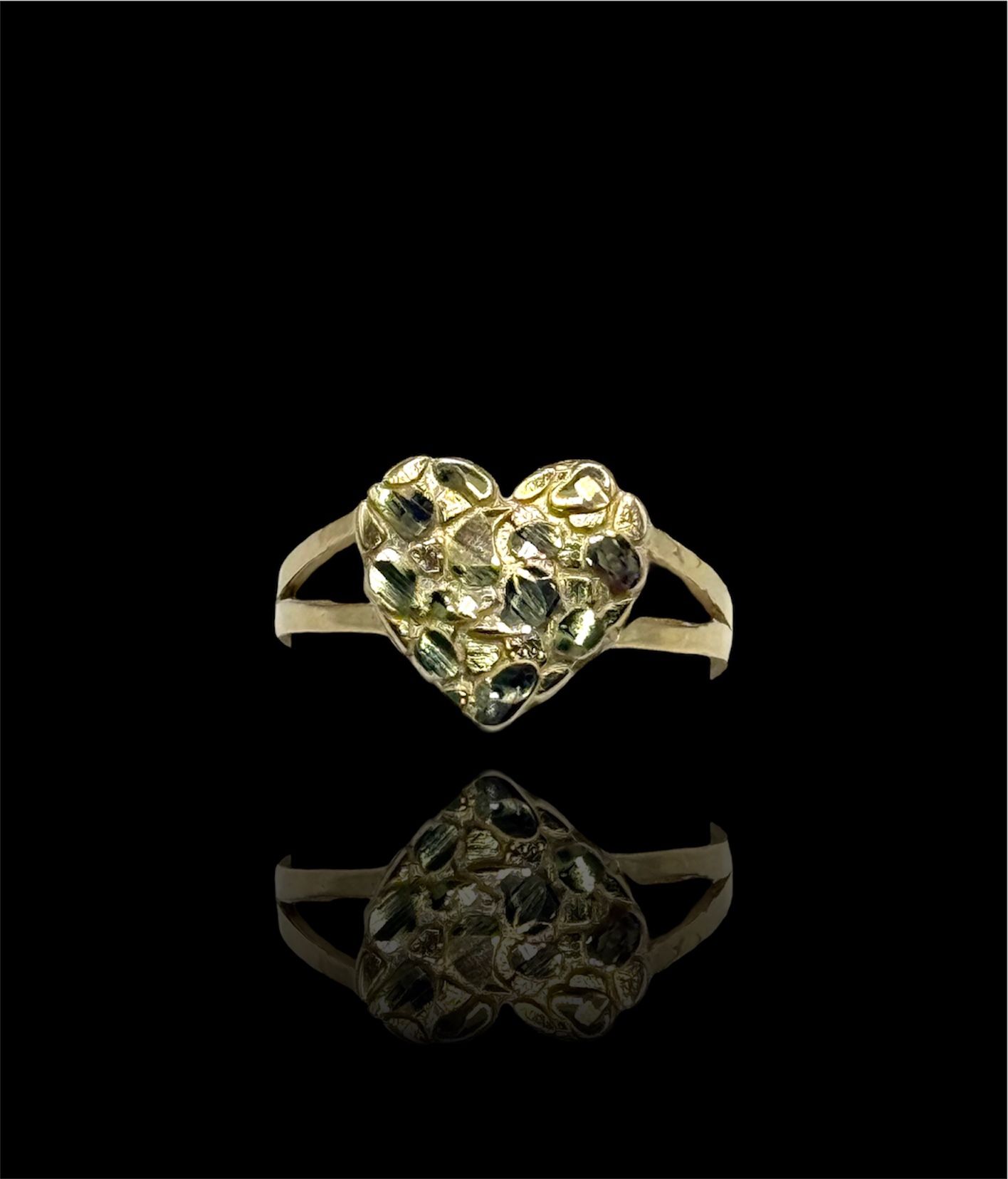 (MEDIANO) 10K ANILLO NUGGET DE CORAZON 💛