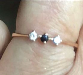 Like New 18K Gold 2 Small Diamonds 1 Ruby # 7 Ring. $520 🎉